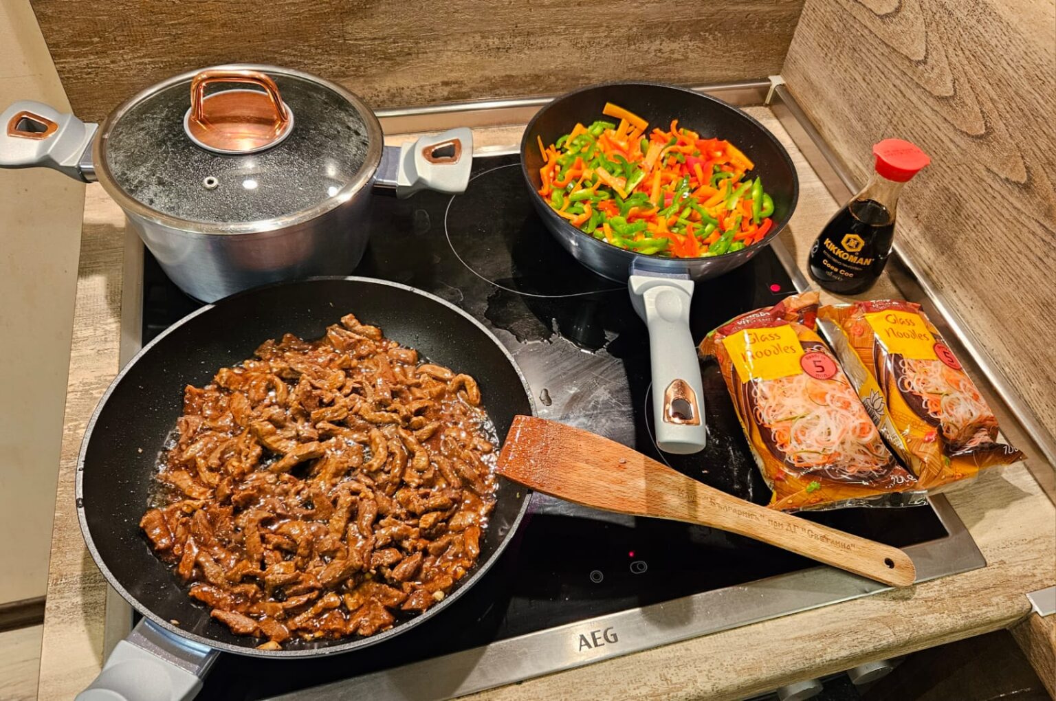 Rice Noodles with Meat and Vegetables